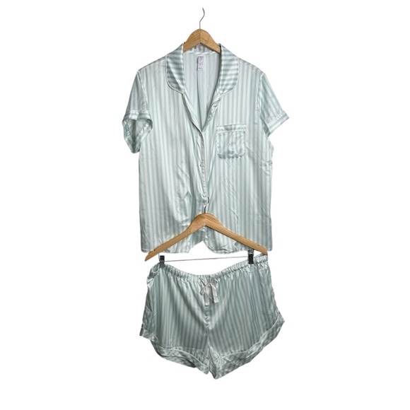 Stars Above Satin Pajama Set Notch Collar Short Sleeve Top Shorts Eye Mask XXL - Picture 11 of 11